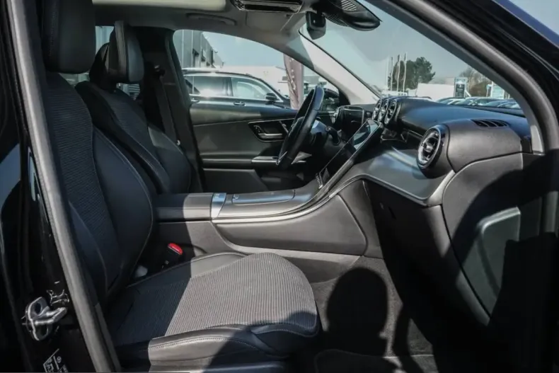 Mercedes-Benz GLC 200 (Clasa GLC) din 2023 cu 26.500 km - oferta MER224637 - foto 6