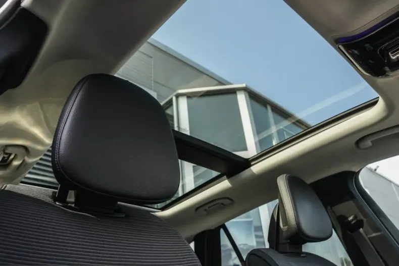 Mercedes-Benz GLC 200 (Clasa GLC) din 2023 cu 26.500 km - oferta MER224637 - foto 7