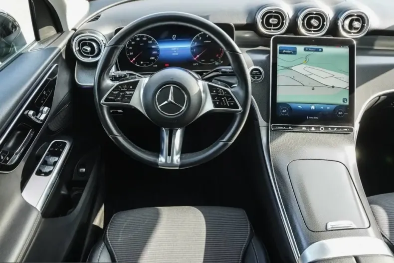 Mercedes-Benz GLC 200 (Clasa GLC) din 2023 cu 26.500 km - oferta MER224637 - foto 9