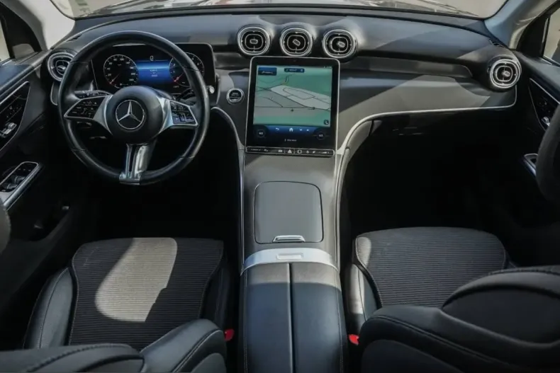 Mercedes-Benz GLC 200 (Clasa GLC) din 2023 cu 26.500 km - oferta MER224637 - foto 13