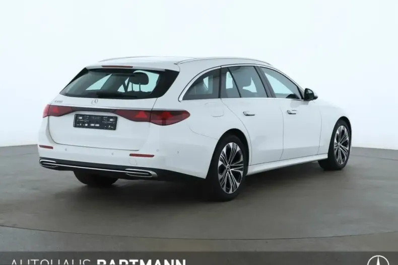 Mercedes-Benz E 200 (Clasa E) din 2023 cu 60.000 km - oferta MER224646 - foto 3