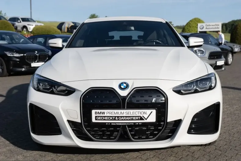 BMW i4 (Seria 4) din 2023 cu 65.131 km - oferta BMW224657 - foto 3