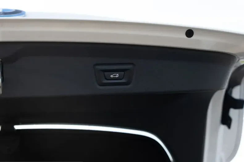 BMW i4 (Seria 4) din 2023 cu 65.131 km - oferta BMW224657 - foto 12