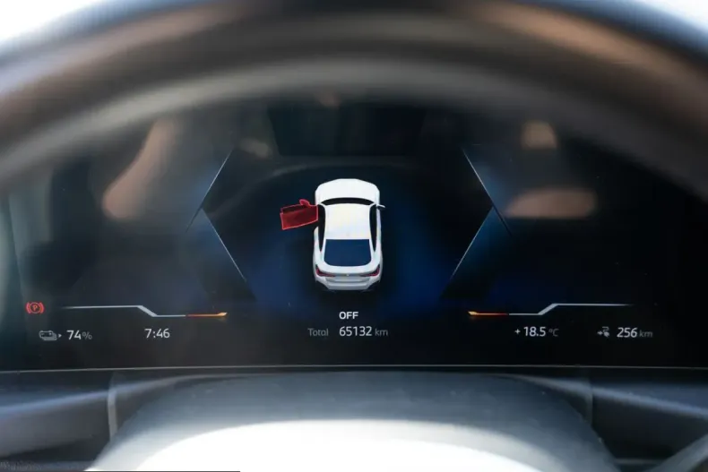 BMW i4 (Seria 4) din 2023 cu 65.131 km - oferta BMW224657 - foto 14