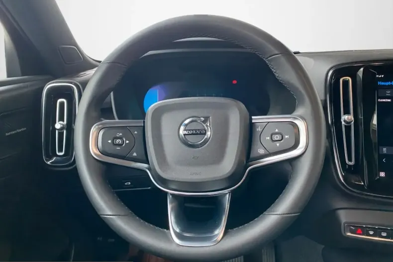 Volvo XC40 din 2022 cu 45.500 km - oferta VOL224659 - foto 11