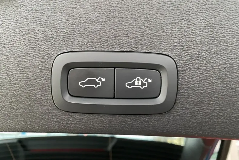 Volvo XC40 din 2022 cu 45.500 km - oferta VOL224659 - foto 24