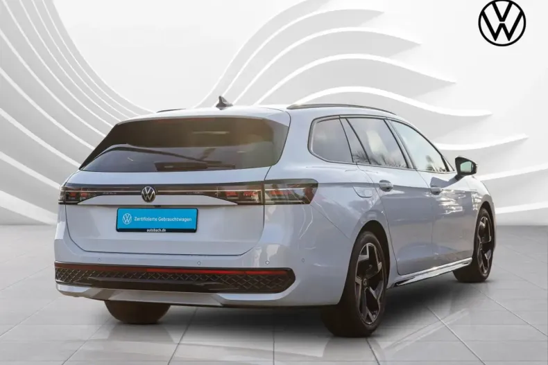 Volkswagen Passat Variant din 2024 cu 45.000 km - oferta VOL224661 - foto 4