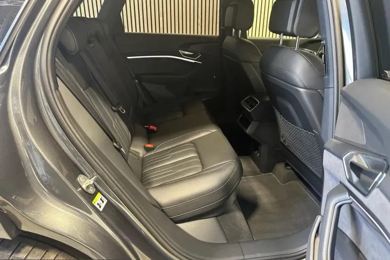Audi e-tron din 2022 cu 66.490 km - oferta AUD224662 - foto 23