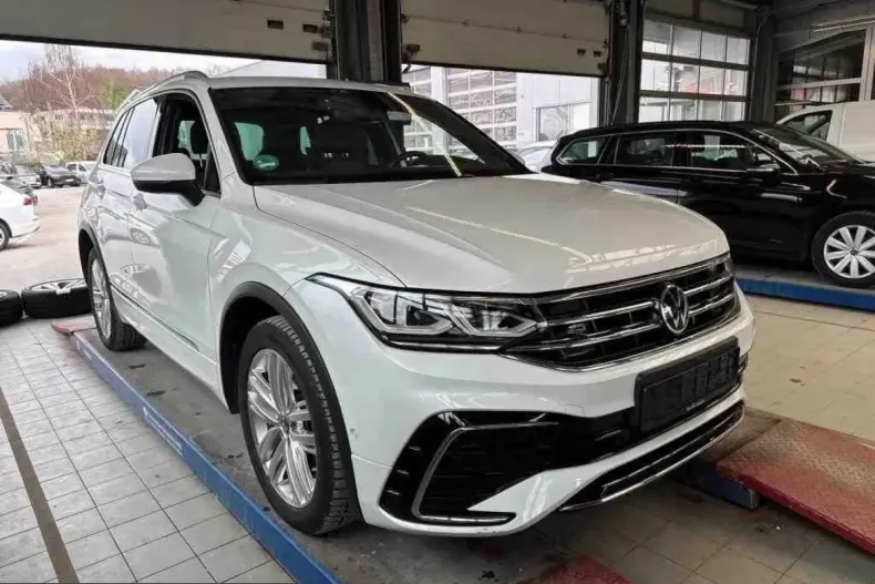 Volkswagen Tiguan din 2023 cu 42.900 km - oferta VOL224663 - foto 1