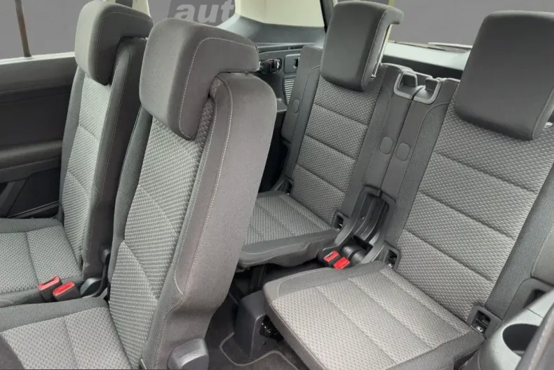 Volkswagen Touran din 2024 cu 56.392 km - oferta VOL224665 - foto 14