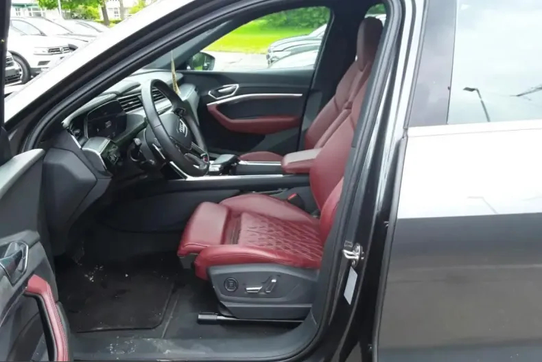 Audi e-tron din 2022 cu 30.500 km - oferta AUD224670 - foto 7