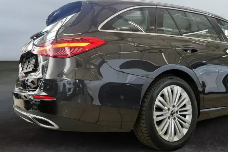 Mercedes-Benz C 300 (Clasa C) din 2023 cu 52.165 km - oferta MER224676 - foto 3