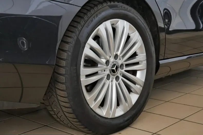 Mercedes-Benz C 300 (Clasa C) din 2023 cu 52.165 km - oferta MER224676 - foto 8