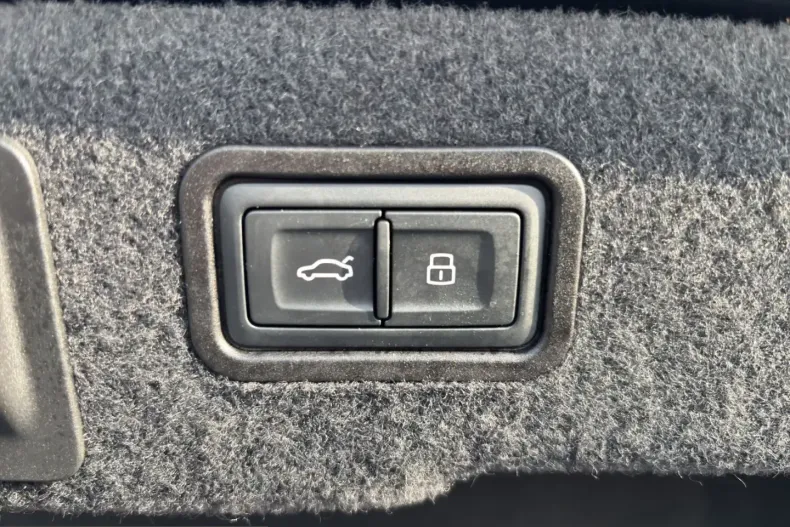 Audi A8 din 2022 cu 70.500 km - oferta AUD224688 - foto 11