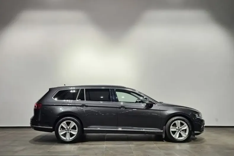 Volkswagen Passat din 2024 cu 41.770 km - oferta VOL224693 - foto 7