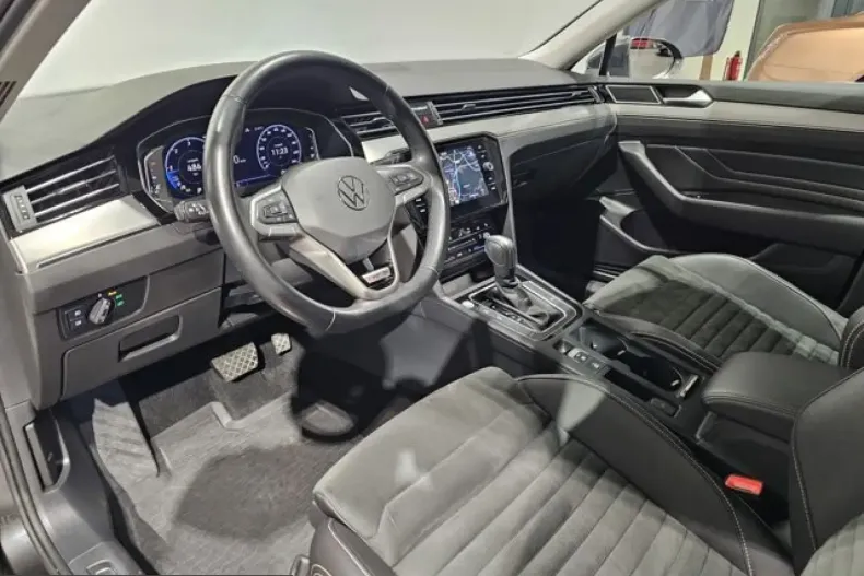 Volkswagen Passat din 2024 cu 41.770 km - oferta VOL224693 - foto 16