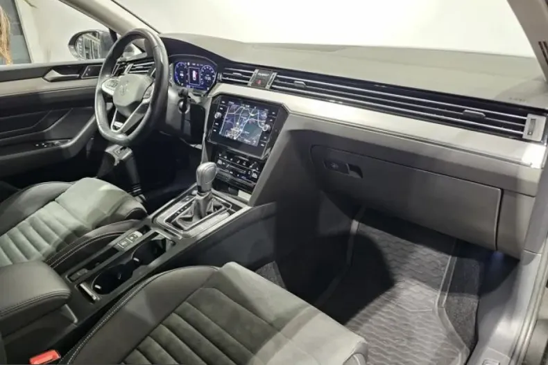 Volkswagen Passat din 2024 cu 41.770 km - oferta VOL224693 - foto 18