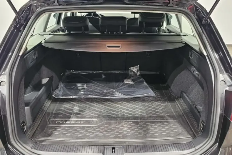Volkswagen Passat din 2024 cu 41.770 km - oferta VOL224693 - foto 26