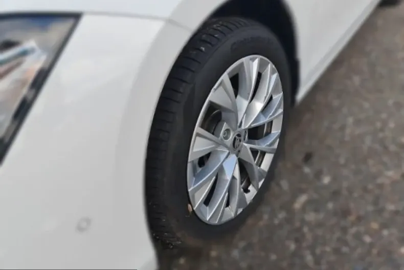 Skoda Superb din 2024 cu 5.950 km - oferta SKO224699 - foto 6
