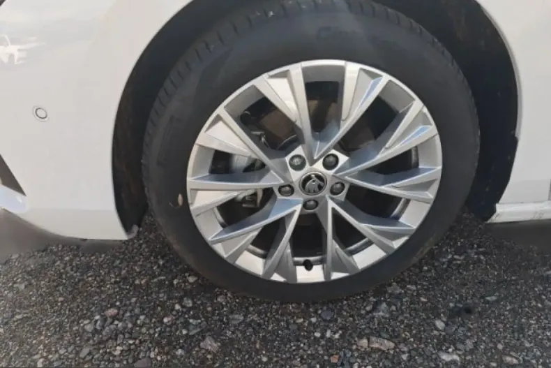 Skoda Superb din 2024 cu 5.950 km - oferta SKO224699 - foto 7