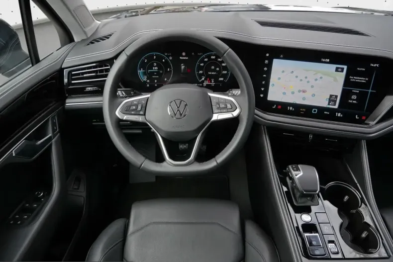 Volkswagen Touareg din 2025 cu 9.990 km - oferta VOL224701 - foto 8