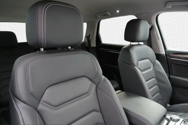 Volkswagen Touareg din 2025 cu 9.990 km - oferta VOL224701 - foto 10