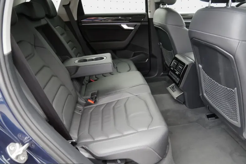 Volkswagen Touareg din 2025 cu 9.990 km - oferta VOL224701 - foto 16