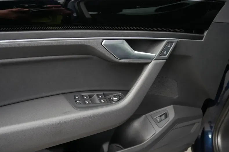 Volkswagen Touareg din 2025 cu 9.990 km - oferta VOL224701 - foto 22