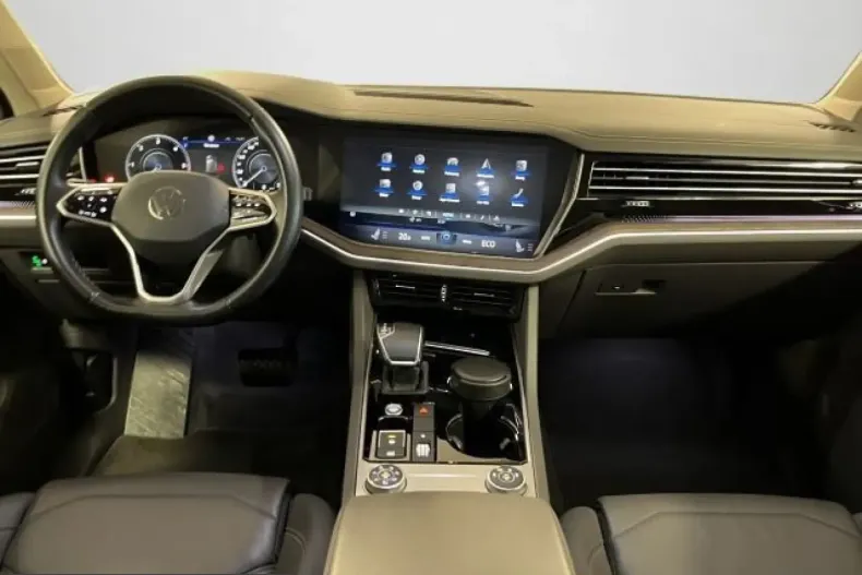 Volkswagen Touareg din 2022 cu 67.370 km - oferta VOL224704 - foto 4