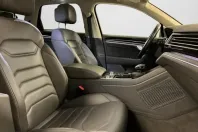 Volkswagen Touareg din 2022 cu 67.370 km - oferta VOL224704 - foto 5