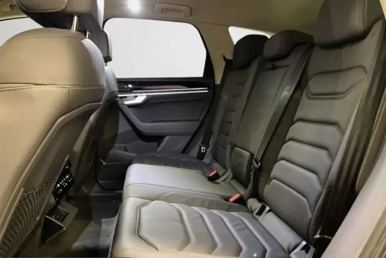 Volkswagen Touareg din 2022 cu 67.370 km - oferta VOL224704 - foto 15
