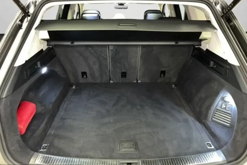 Volkswagen Touareg din 2022 cu 67.370 km - oferta VOL224704 - foto 16