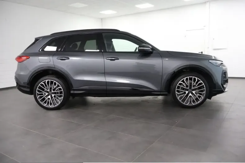 Audi Q5 din 2025 cu 17.376 km - oferta AUD224711 - foto 3