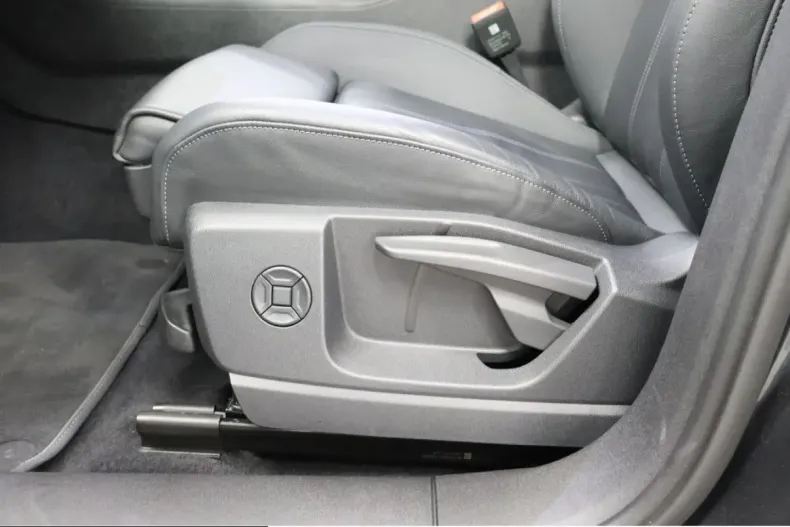 Audi Q5 din 2025 cu 17.376 km - oferta AUD224711 - foto 24