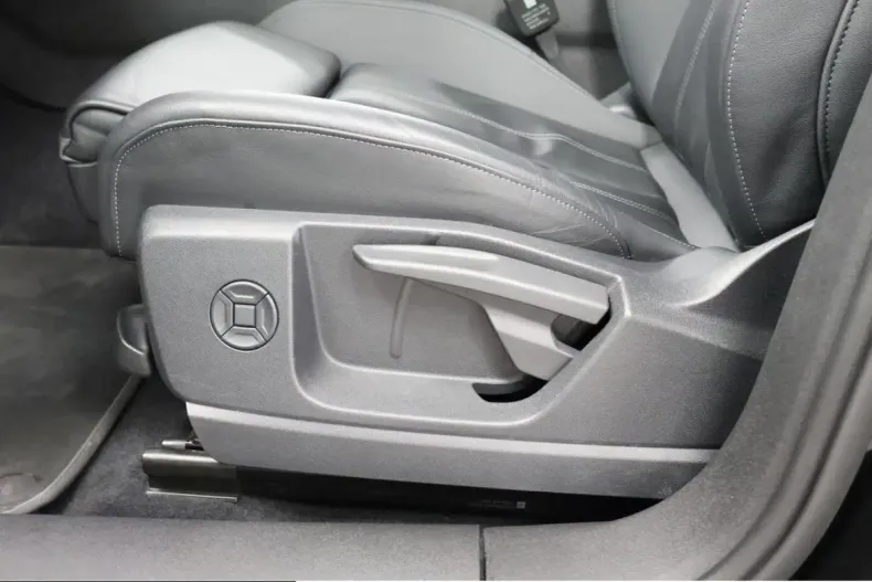 Audi Q5 din 2025 cu 22.831 km - oferta AUD224713 - foto 24