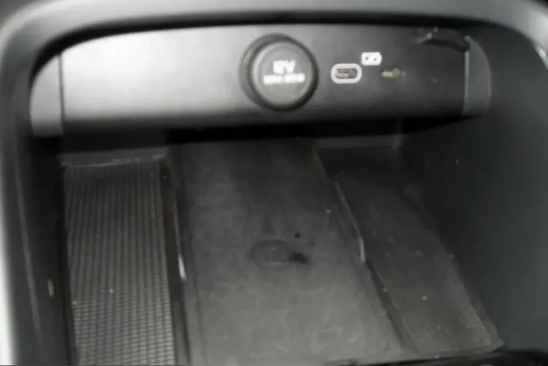 Volvo C40 din 2023 cu 65.994 km - oferta VOL224717 - foto 13