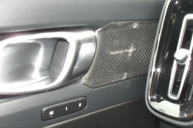 Volvo C40 din 2023 cu 65.994 km - oferta VOL224717 - foto 18