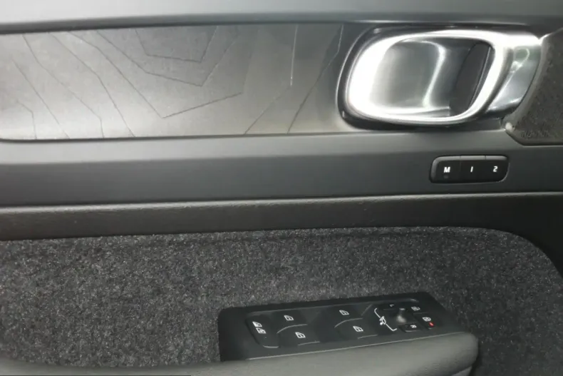 Volvo C40 din 2023 cu 65.994 km - oferta VOL224717 - foto 19