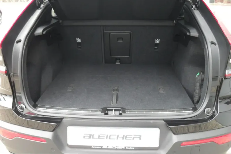 Volvo C40 din 2023 cu 65.994 km - oferta VOL224717 - foto 36