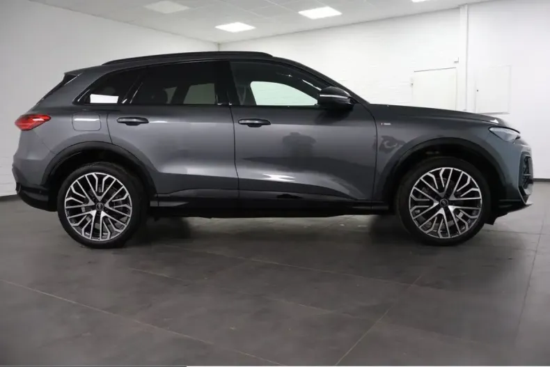 Audi Q5 din 2025 cu 23.113 km - oferta AUD224719 - foto 3