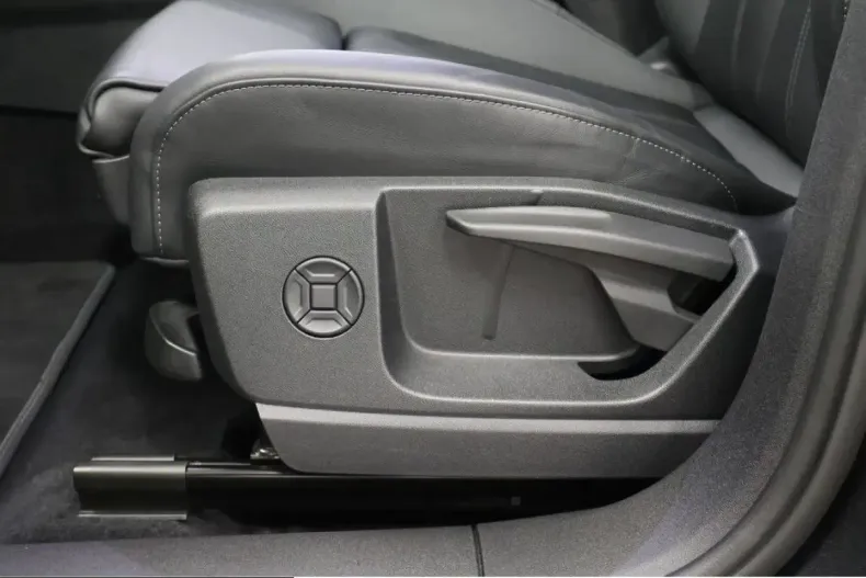 Audi Q5 din 2025 cu 23.113 km - oferta AUD224719 - foto 23