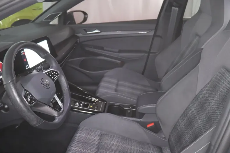 Volkswagen Golf din 2024 cu 39.434 km - oferta VOL224727 - foto 4