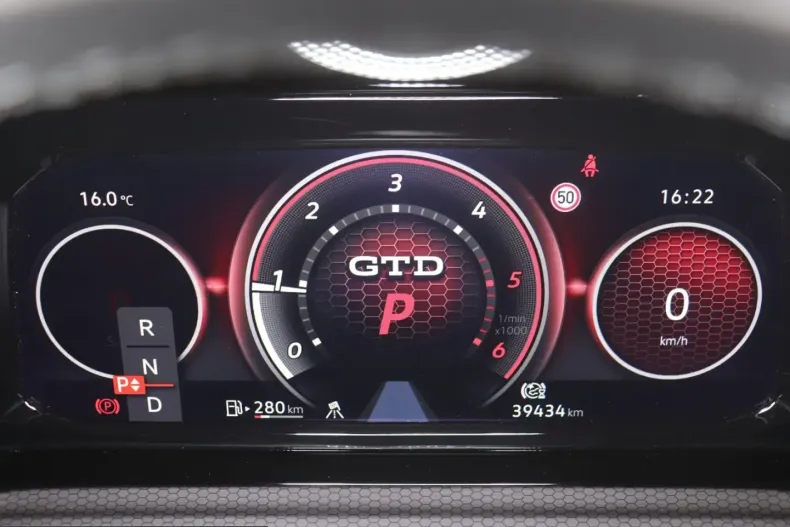 Volkswagen Golf din 2024 cu 39.434 km - oferta VOL224727 - foto 5