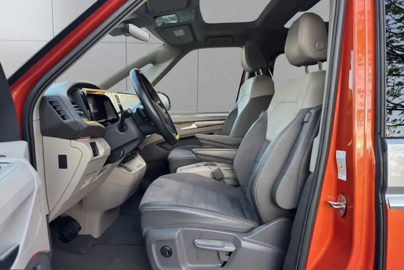 Volkswagen T7 Multivan din 2023 cu 66.372 km - oferta VOL224732 - foto 16