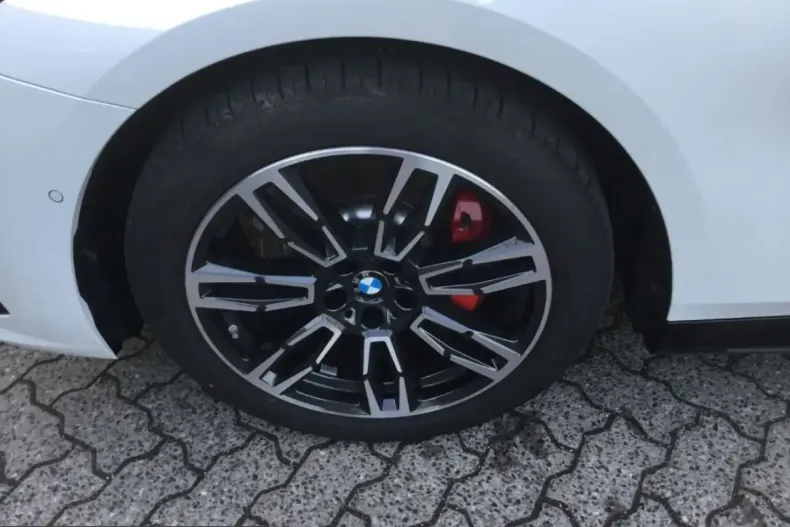 BMW 520 (Seria 5) din 2025 cu 10.575 km - oferta BMW224738 - foto 3