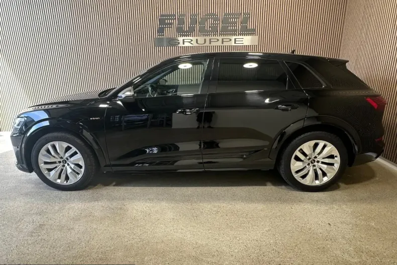 Audi e-tron din 2022 cu 63.701 km - oferta AUD224740 - foto 4