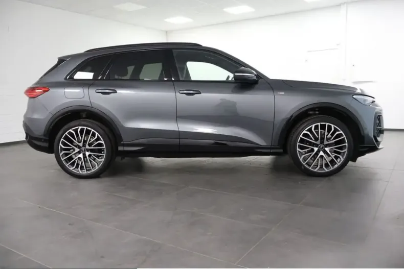 Audi Q5 din 2025 cu 22.457 km - oferta AUD224741 - foto 3