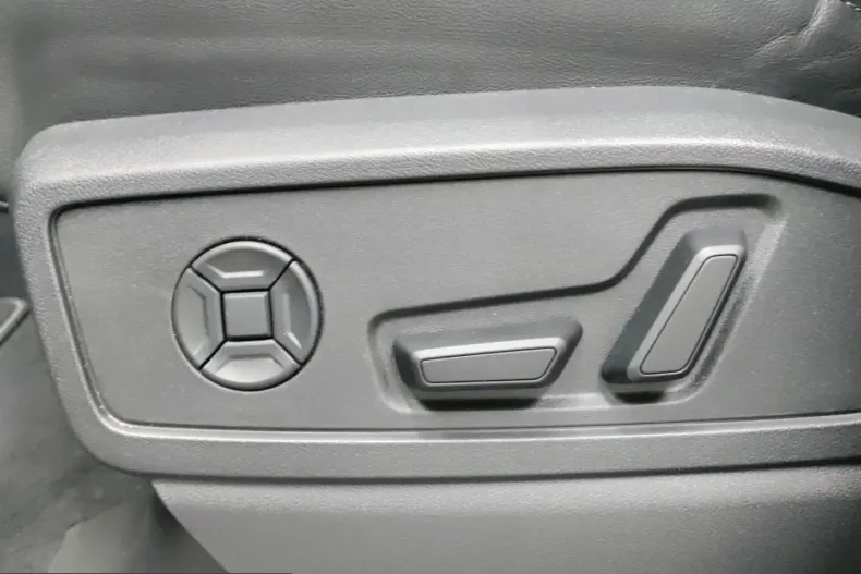 Audi Q5 din 2025 cu 17.487 km - oferta AUD224746 - foto 19