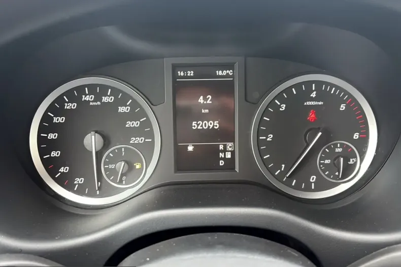 Mercedes-Benz Vito din 2022 cu 51.950 km - oferta MER224748 - foto 21