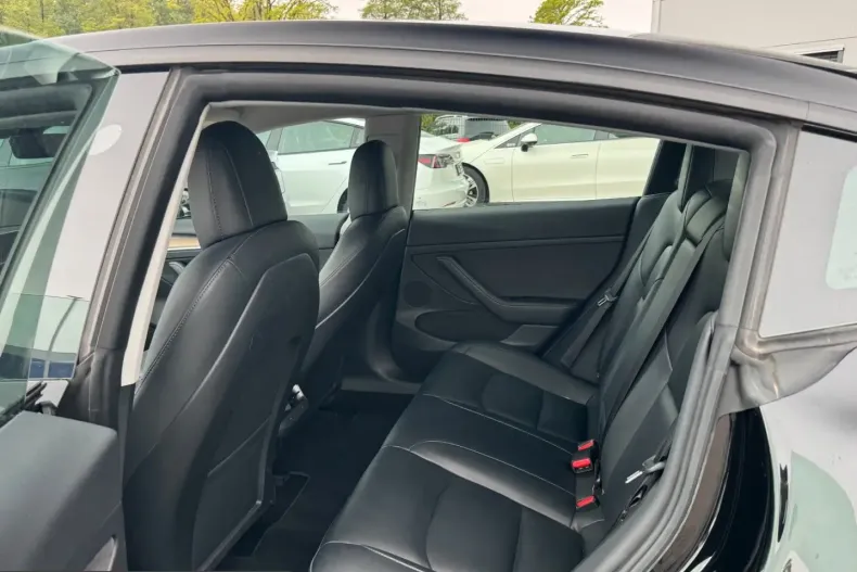 Tesla Model 3 din 2022 cu 67.224 km - oferta TES224756 - foto 18